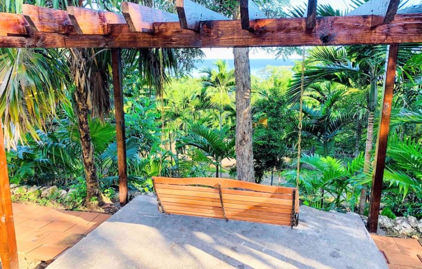 1 bedroom with 2 beds -Rustic Ocean View Suite @ The Coconut Palm Villa🌴