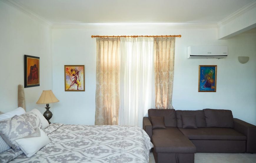 Crowne Gardens Retreat