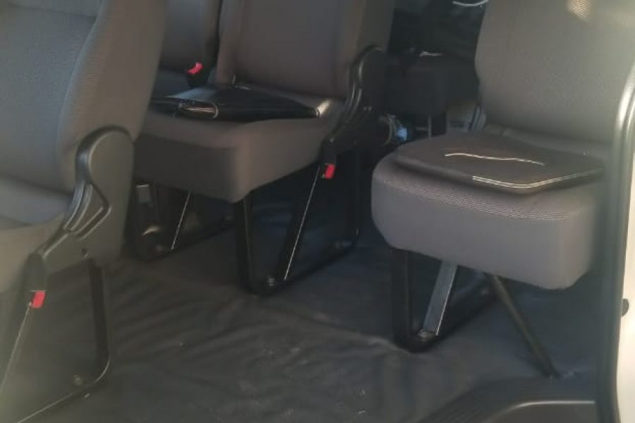 Toyota Hiace – 15 Seater
