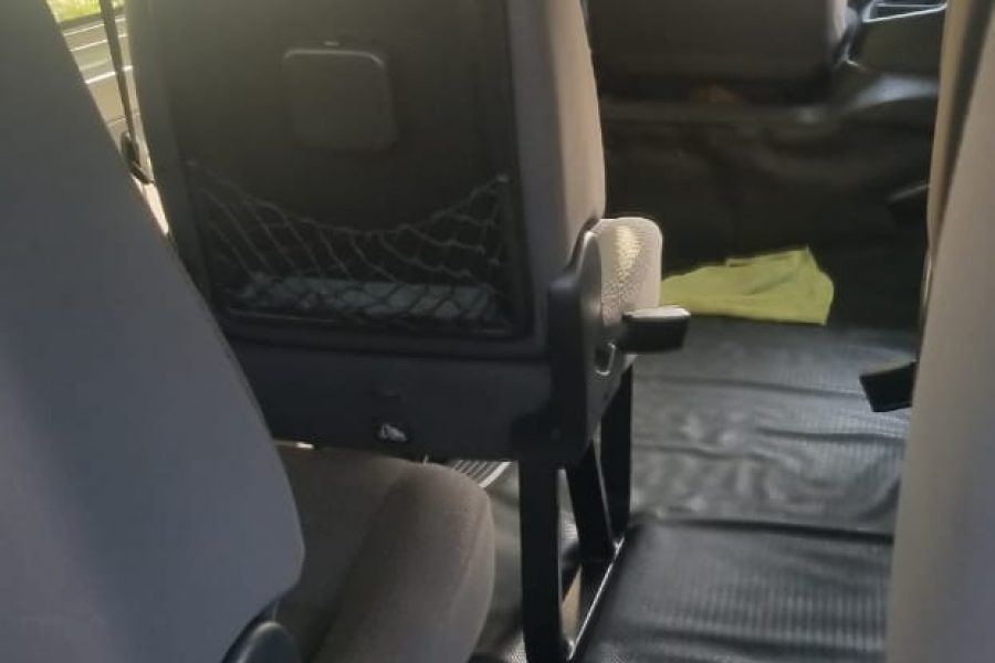 Toyota Hiace – 15 Seater