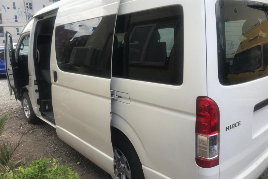 Toyota Hiace – 15 Seater